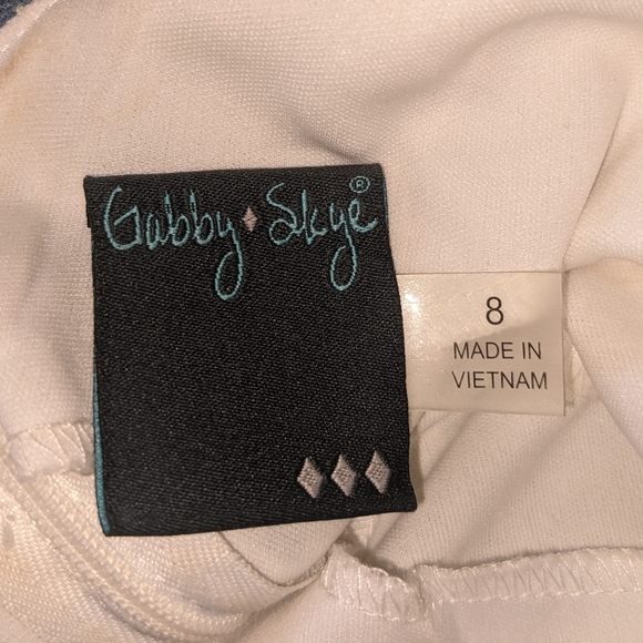 Gabby Skye Floral Dress / Gabby Skye Lace Dress - Picture 8 of 11